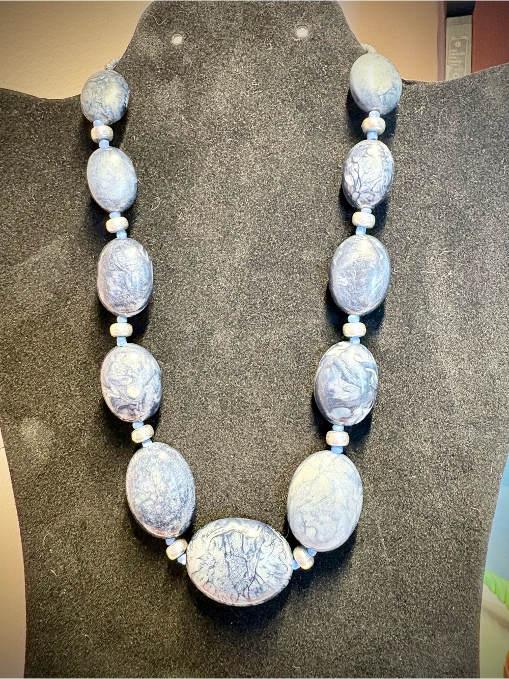 Vintage reversible navy & silver lucite necklace